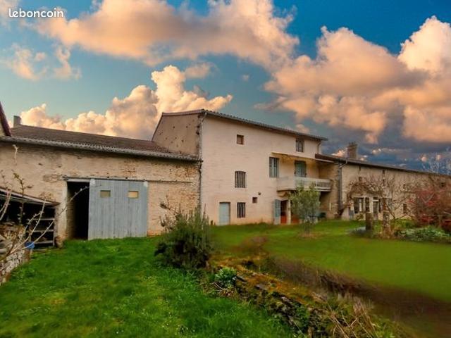 Ferme 10 pièces 234 m²