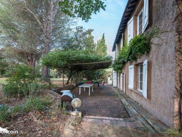 Ferme 10 pièces 237 m²