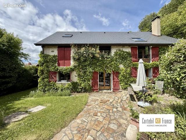 Ferme 10 pièces 249 m²