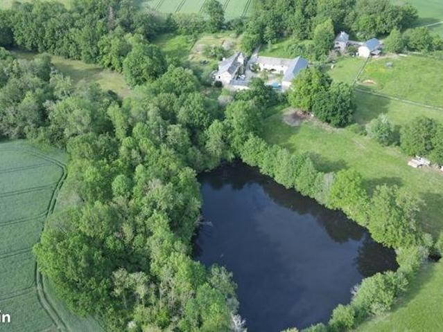 Ferme 10 pièces 240 m²