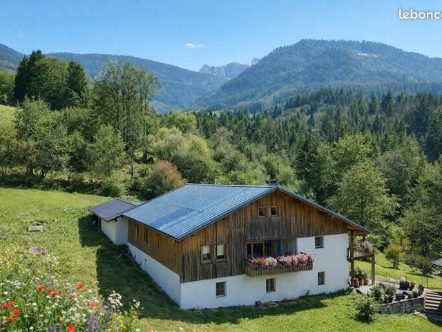 Ferme 10 pièces 250 m²