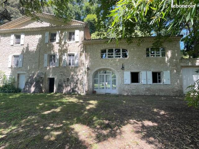 Ferme 10 pièces 297 m²