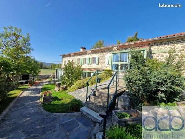 Ferme 10 pièces 300 m²