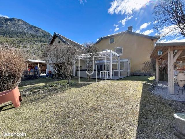 Ferme 10 pièces 315 m²