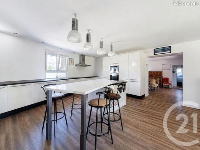 Ferme 10 pièces 379 m²