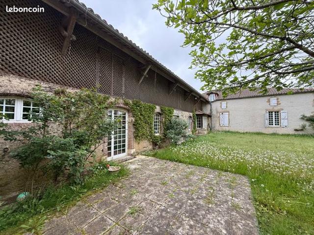 Ferme 10 pièces 370 m²