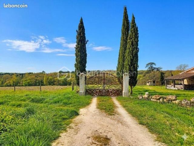 Ferme 10 pièces 560 m²