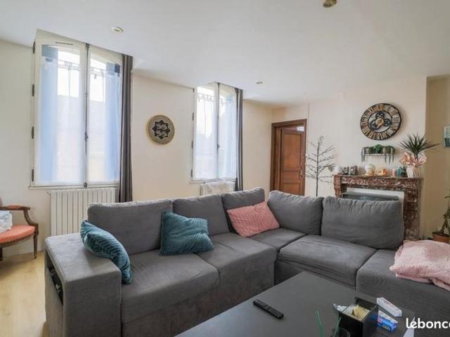 Maison 11 pièces 225 m²