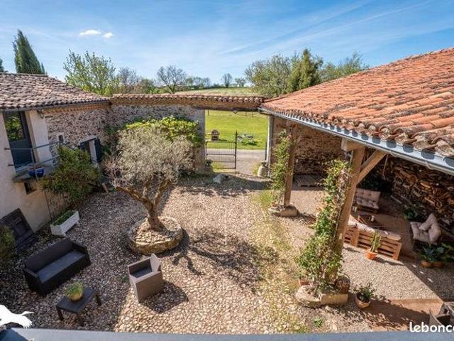 Ferme 11 pièces 374 m²