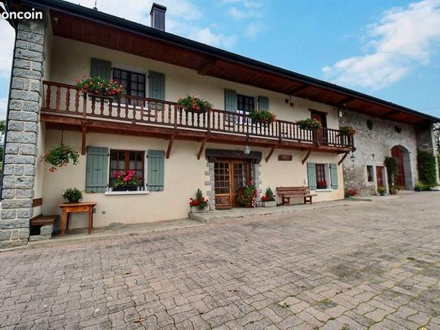 Ferme 12 pièces 215 m²