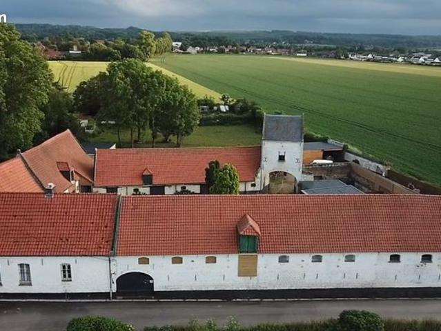 Ferme 12 pièces 528 m²