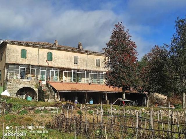 Ferme 14 pièces 275 m²