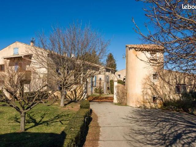 Propriété 14 pièces 390 m²