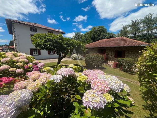 Ferme 15 pièces 719 m²