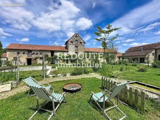 Ferme 16 pièces 1 400 m²