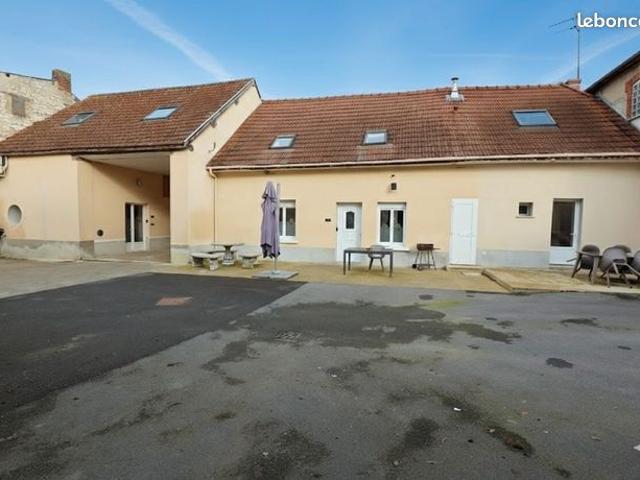 Ferme 20 pièces 400 m²