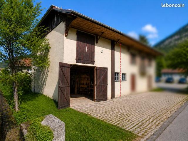 Ferme 2 pièces 165 m²