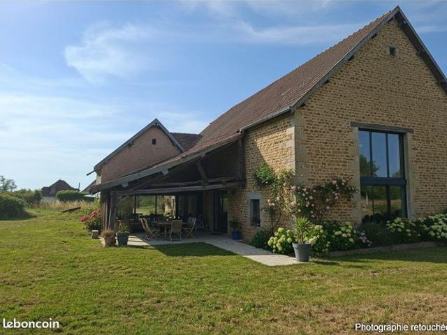 Ferme 2 pièces 300 m²