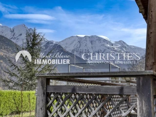 FERME TRADITIONNELLE VUE MONT BLANC