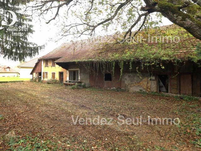 Ferme traditionnelle de 242m2, sur 1 étage, à réno