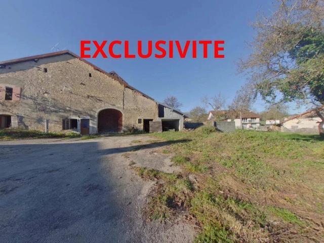 Ferme à rénover avec terrain constructible