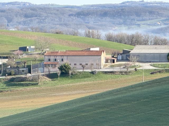 Ferme à vendre avec vue à Puylaurens avec L'AGENCE IMMO
