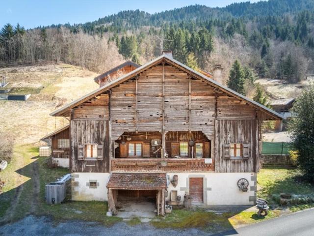 Ferme authentique A rénover avec vue
