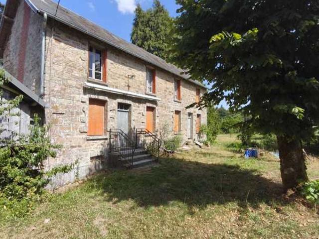 Ferme avec dépendances sur 7ha, avec sources