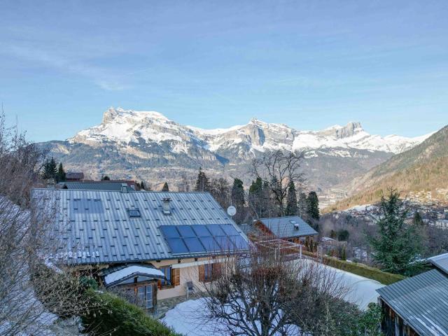Ferme, chalet et terrain à bâtir Face au Mont Blanc