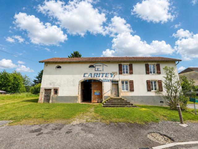 Ferme de 119 m2 sur un terrain de 1828 m2 située sur la commune de LA VERGENNE