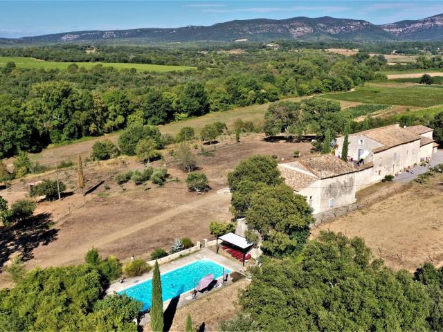 Ferme en Pierre, Terrain, Piscine, Écuries 596m² Sommières