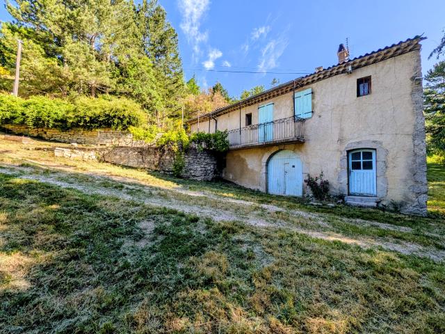 Ferme isolée pour projet d'habitation à l'abri des regards