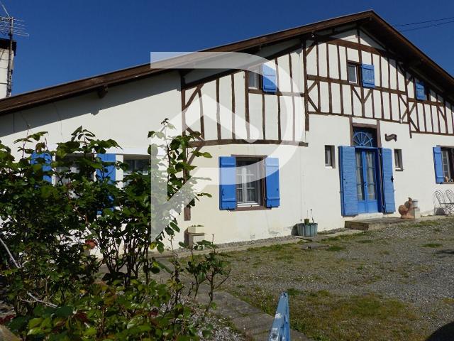 Ferme Landaise du 19ème, 7 pièces et ses dépendances sur 2000 m