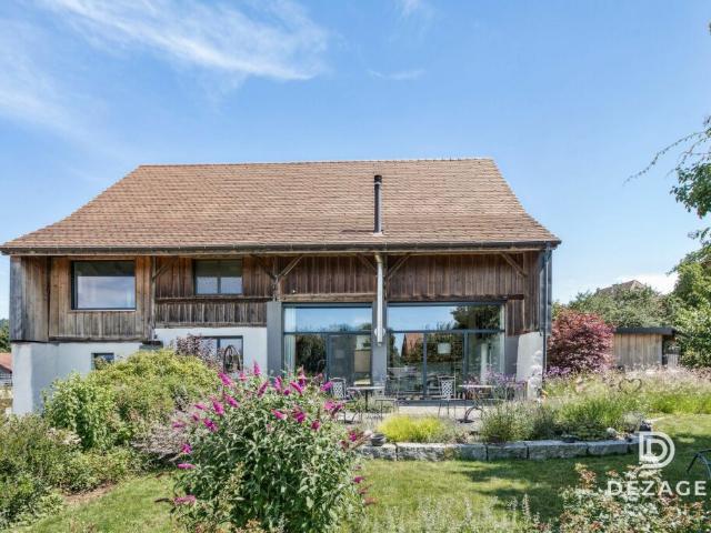 Ferme rénovée avec installations équestres et revenu énergétique à 5 min de Lucens