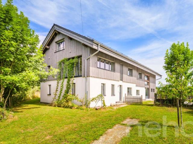 FERME RÉNOVÉE AVEC LOGEMENT INDÉPENDANT ET TERRAIN EN PERMACULTURE