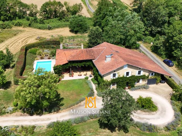 Ferme rénovée avec vue sur les Pyrénées