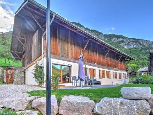Ferme Rénovée à Vendre, La Baume 450m² La Baume