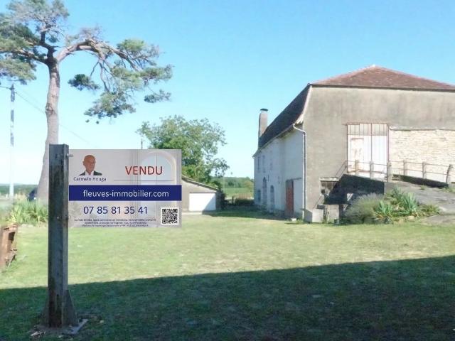 Ferme sur 3 hectares de prairie à Charre VENDU