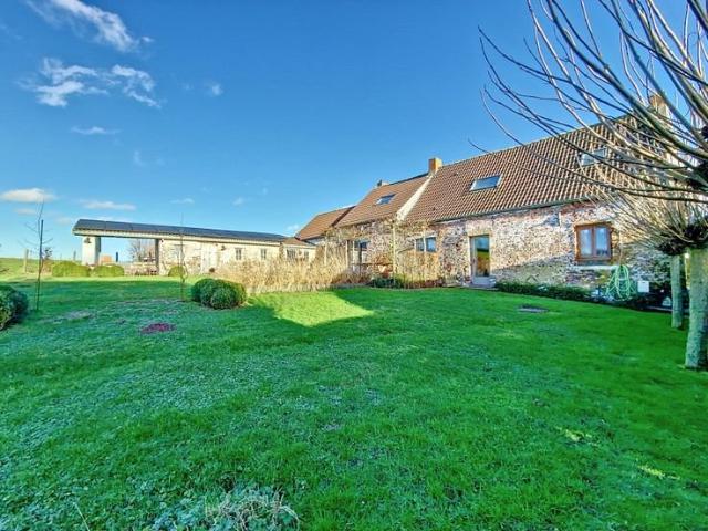 Fermette 3ch avec jardin, garage, panneaux photovoltaïques