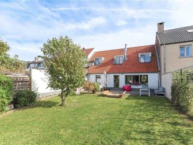 Fermette TB ETAT et très lumineuse ! 2CH + Bureau 173m²
