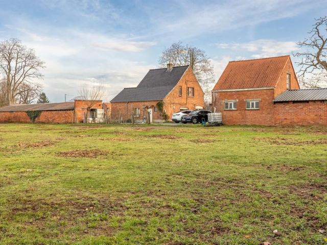 Fermette te koop voor 795000 euro met 2 slaapkamers