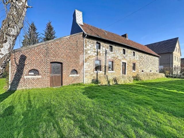 Fermette à vendre pour 395000 euro avec 3 chambres à coucher