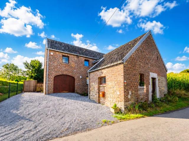Fermette à vendre pour 399000 euro avec 3 chambres à coucher