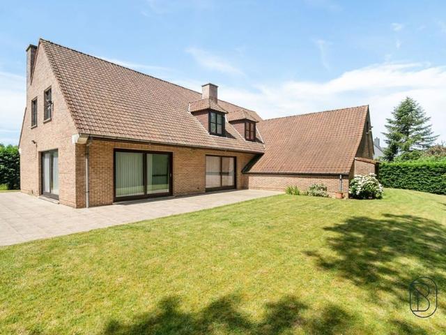 Fermette à vendre pour 519000 euro avec 4 chambres à coucher