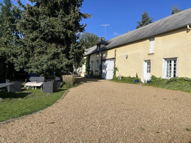 Fermette de charme sur 17 000m² de jardin