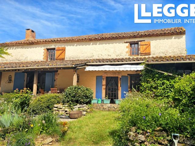 Fermette du XIXe siècle 130 m², 3 chambres, dépendances, terrain 2248 m² au Champ Saint Père
