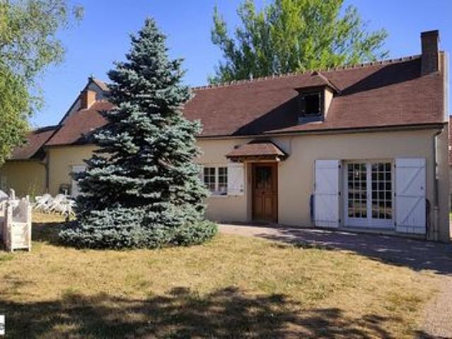 Longère rénovée 3 chambres, dépendances sur 1430 m² de parcelle
