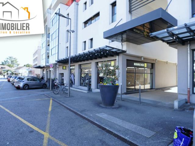 Ferney Voltaire Location Parking / Garage 01