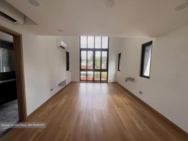 Fernhill Road D10, Semi