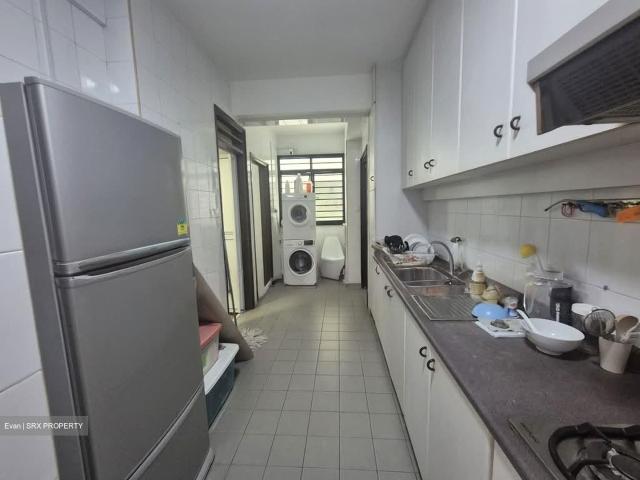 Fernwood Towers D15, Condominium